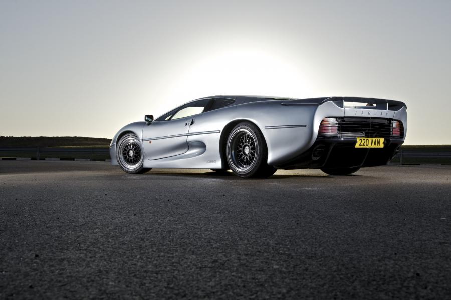  Jaguar XJ220 Celebrates 20 Years 2012 года  (фото 10 из 11)